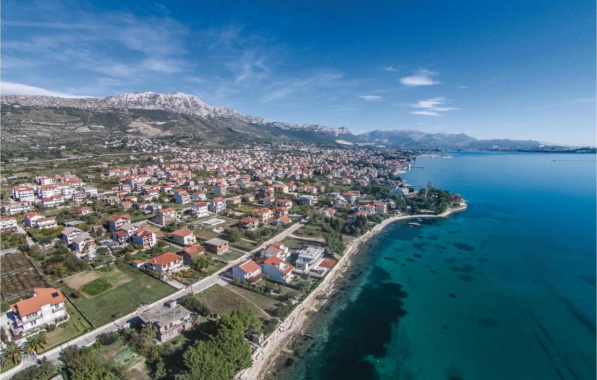 2 Bedroom Stunning Apartment In Kastel Kambelovac Kaštela Zewnętrze zdjęcie