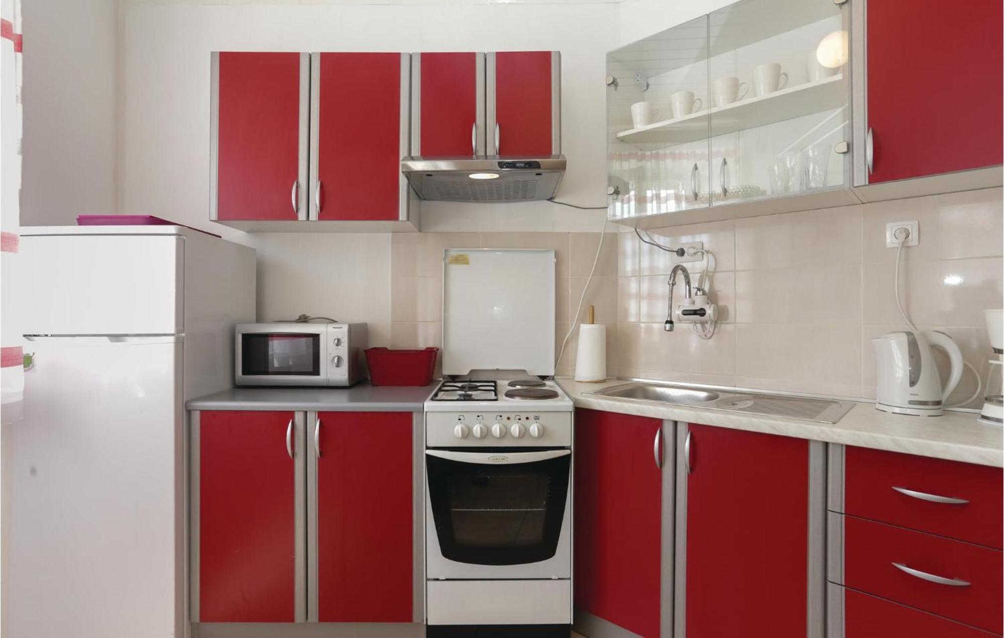 2 Bedroom Stunning Apartment In Kastel Kambelovac Kaštela Zewnętrze zdjęcie